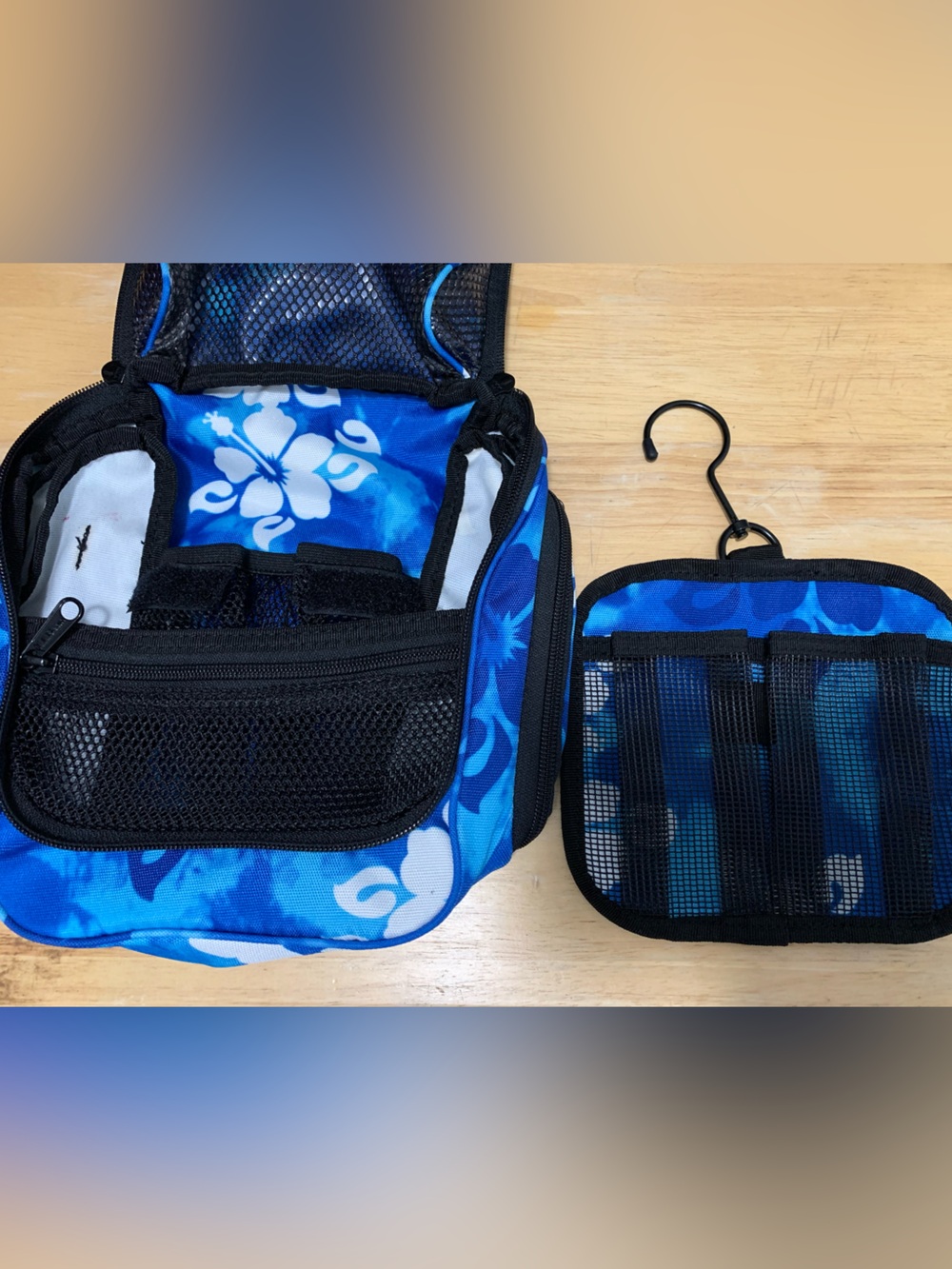 L.L. Bean Hawaiian Floral Print Travel Toiletries Bag - Picture 7 of 8